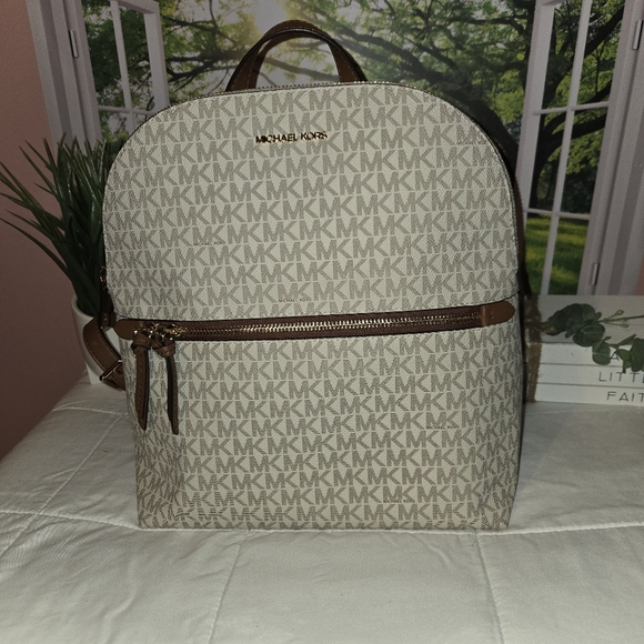 Michael Kors Beige and Brown Woman Backpack With Wallet - Picture 6 of 11